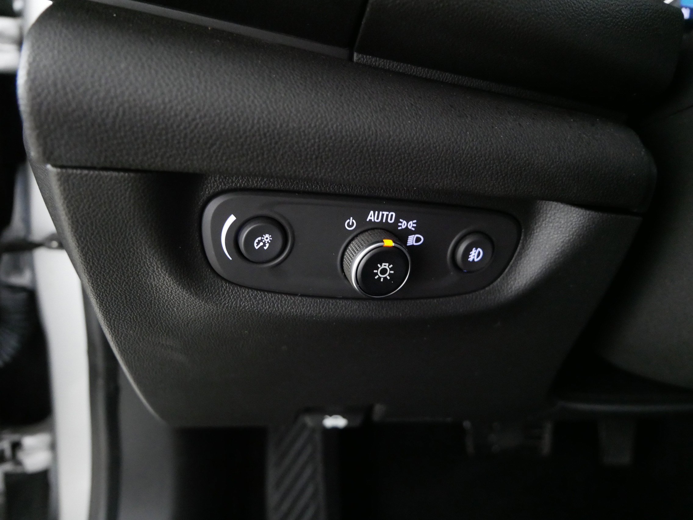 Used 2018 Buick Regal Essence image 26