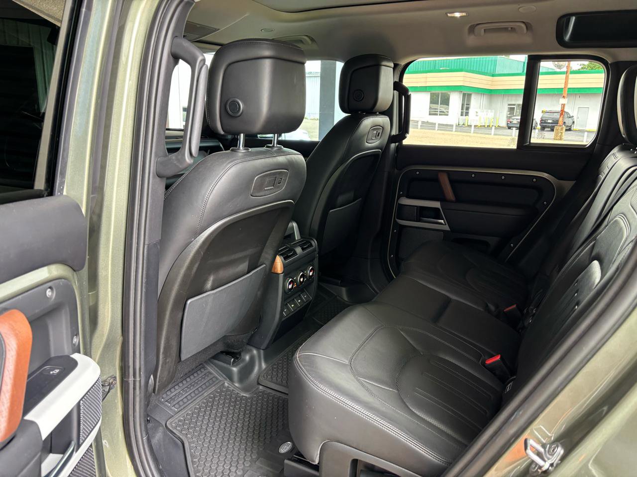 Used 2020 Land Rover Defender 110 SE AWD/4WD image 22