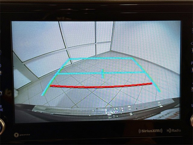 Used 2022 Toyota Highlander LE image 12