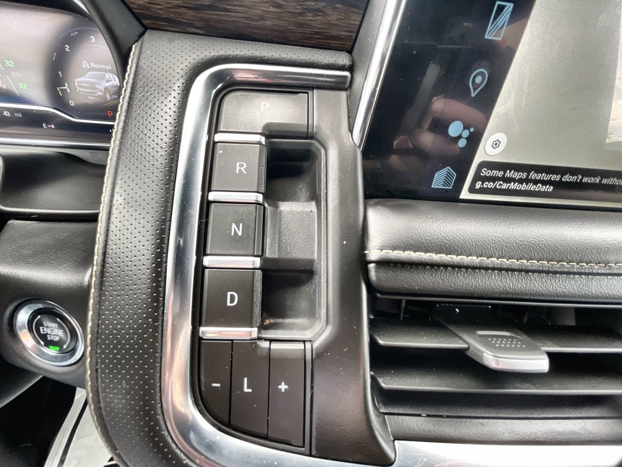 Used 2023 Chevrolet Suburban Premier AWD/4WD image 16