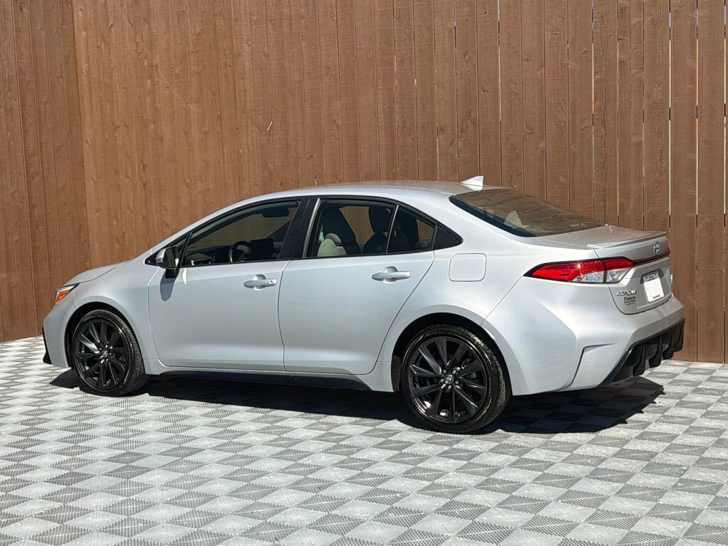 Used 2024 Toyota Corolla SE image 15