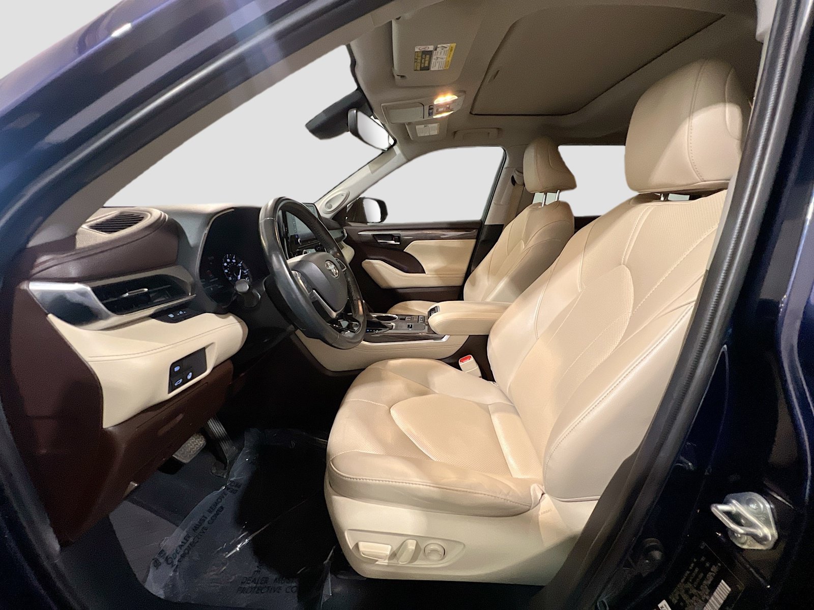 Used 2021 Toyota Highlander Limited FWD image 16