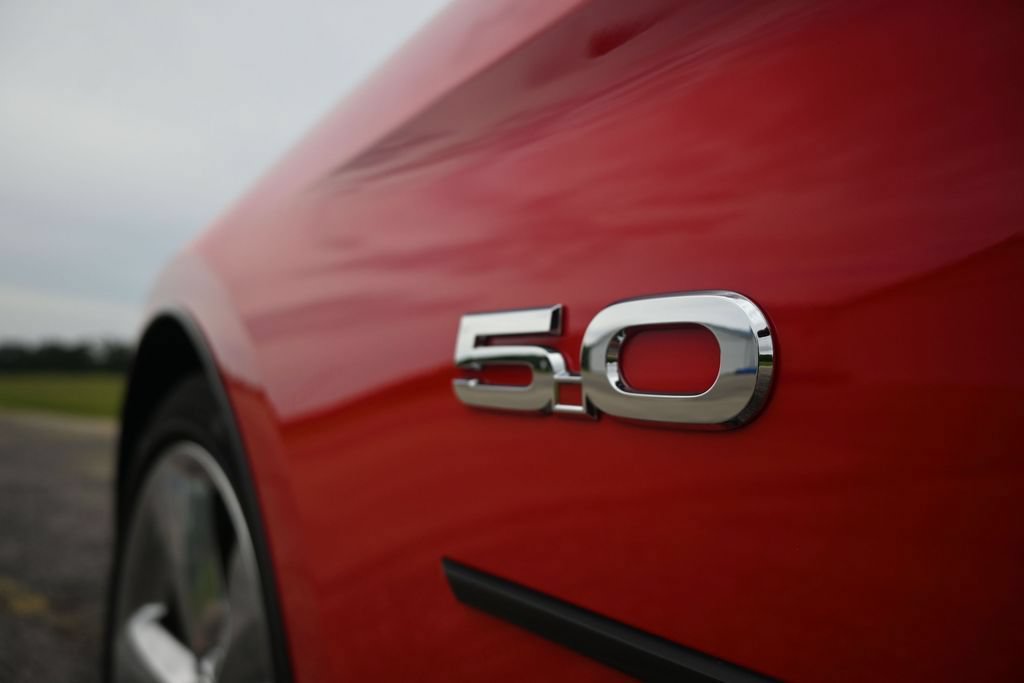 Used 2018 Ford Mustang GT Premium w/ Equipment Group 401A RWD image 19