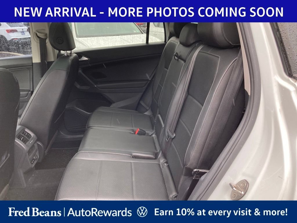 Used 2018 Volkswagen Tiguan SE w/ Panoramic Sunroof Package AWD/4WD image 11