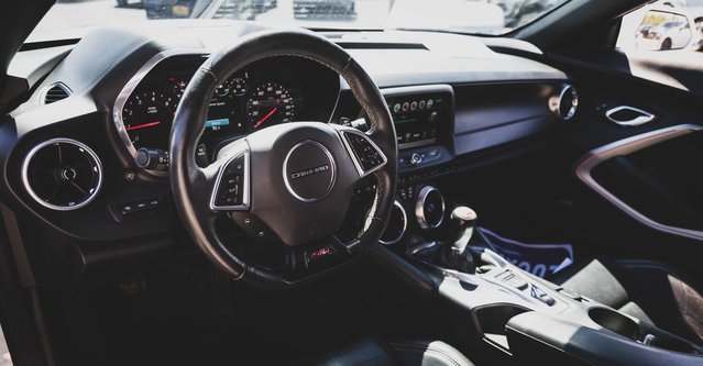 Used 2016 Chevrolet Camaro SS image 2