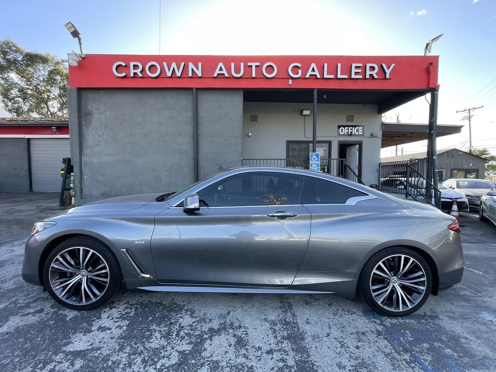 Used 2017 INFINITI Q60 2.0t AWD/4WD image 6