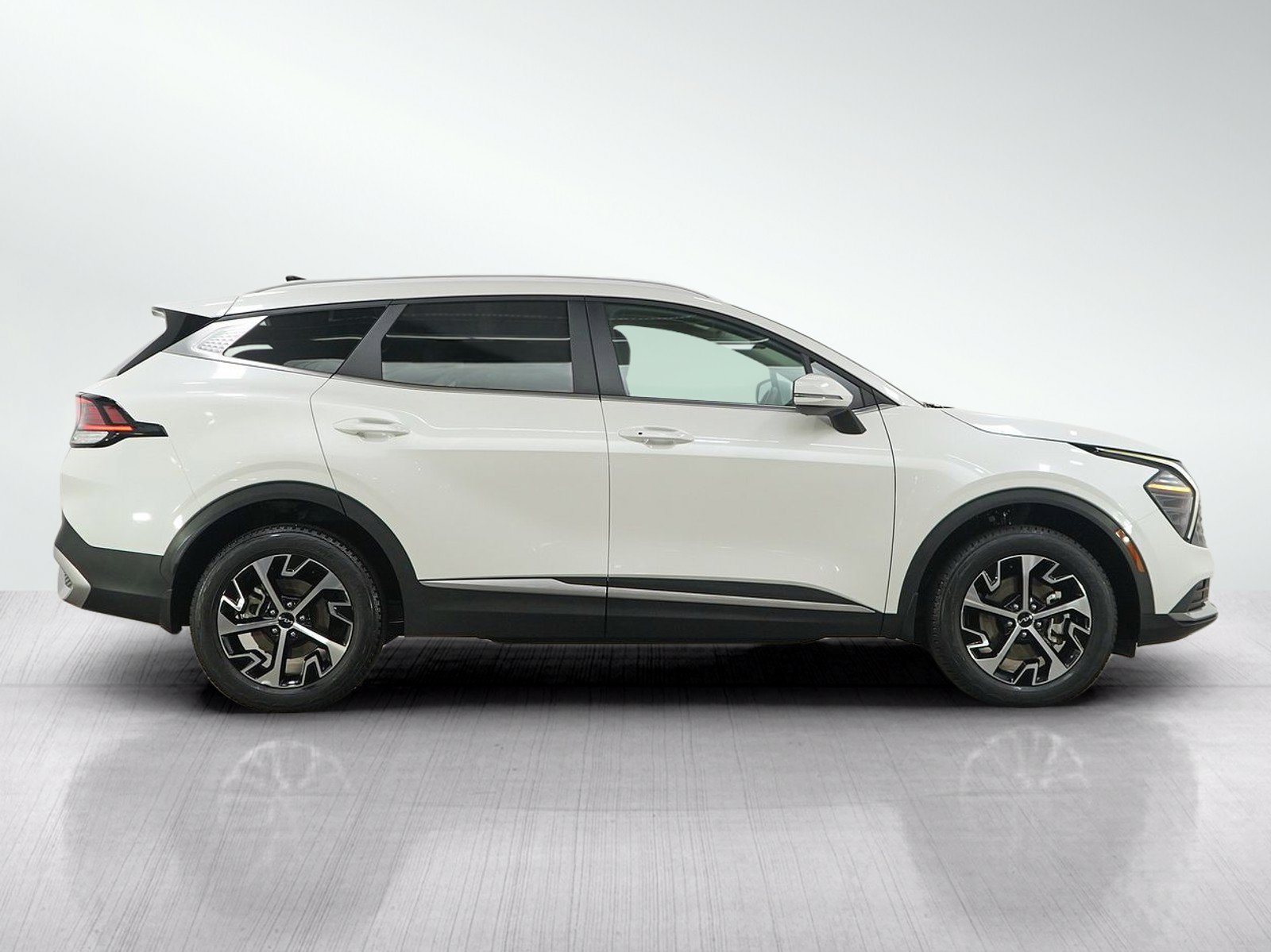 Used 2025 Kia Sportage EX AWD/4WD image 6