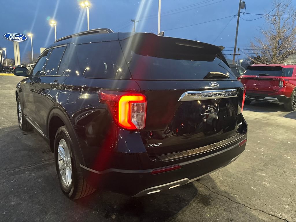 Used 2023 Ford Explorer XLT w/ Equipment Group 202A image 8