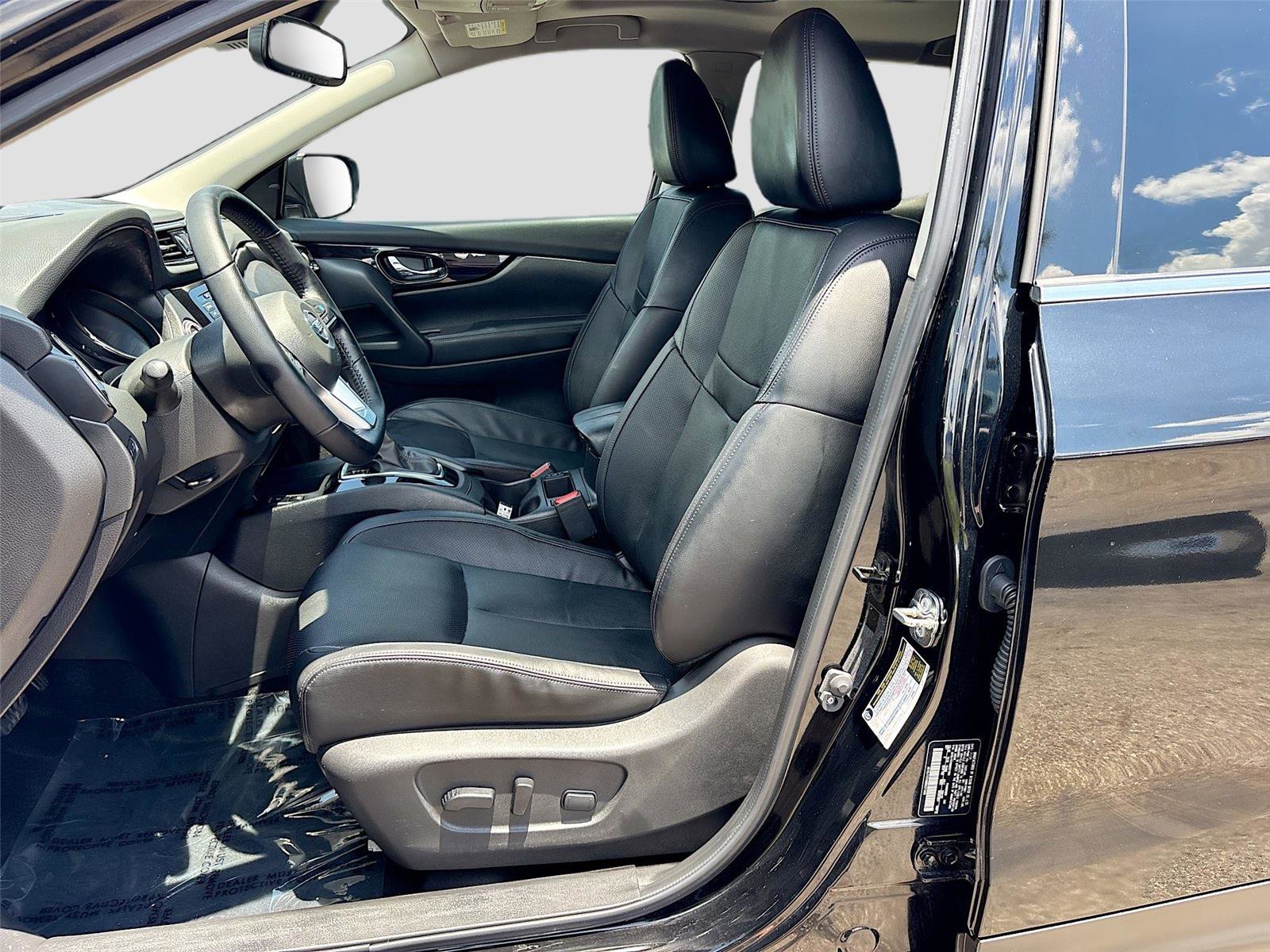 Used 2021 Nissan Rogue Sport SL w/ Premium Package FWD image 20