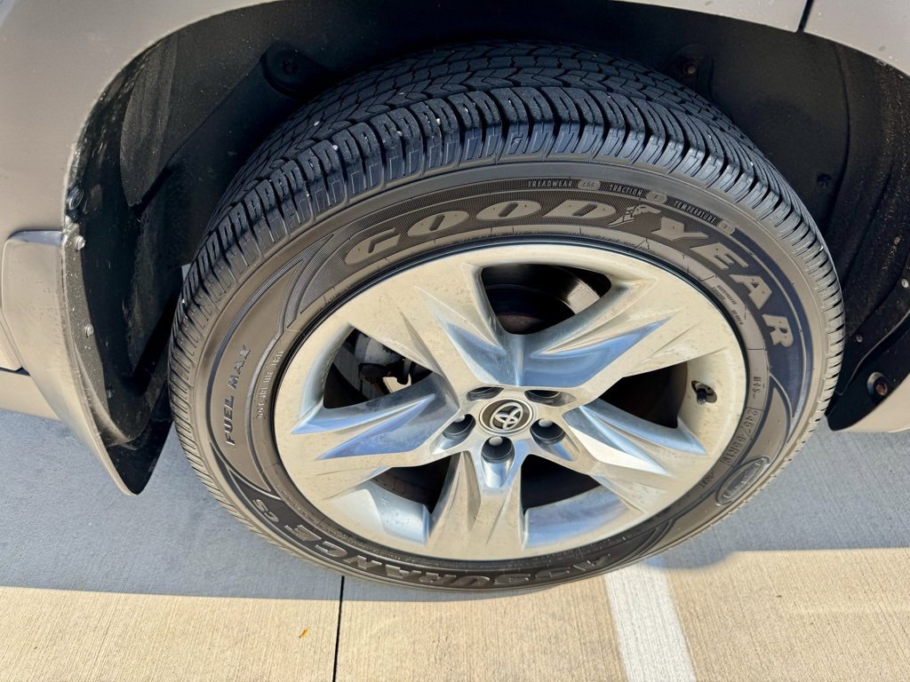 Used 2016 Toyota Highlander Limited image 8