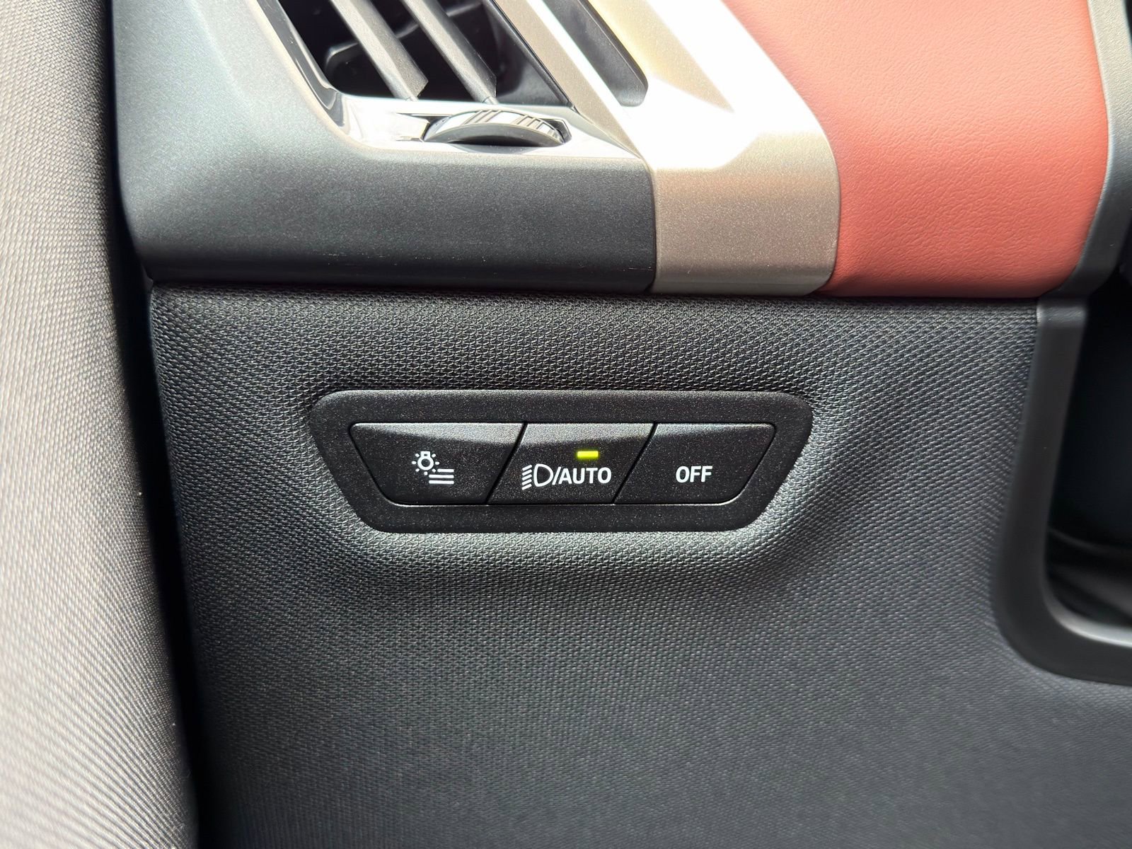 Used 2023 BMW iX xDrive50 w/ Premium Package image 23