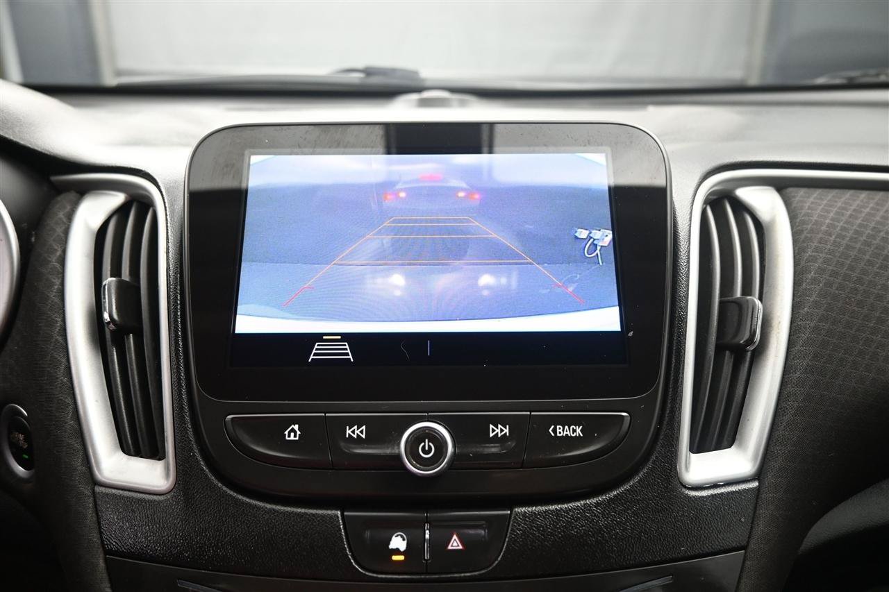Used 2020 Chevrolet Malibu LS FWD image 14
