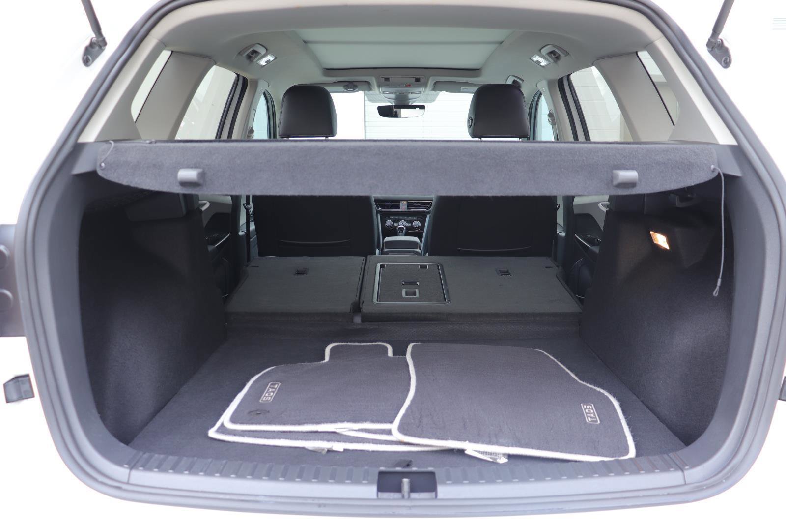 Used 2023 Volkswagen Taos SEL image 17