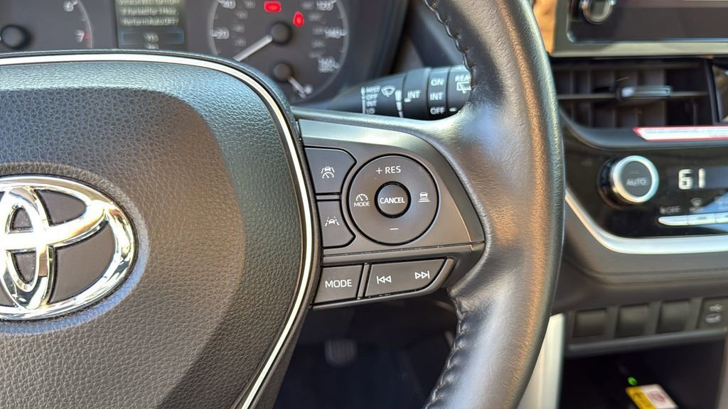 Used 2023 Toyota Corolla Cross LE image 23