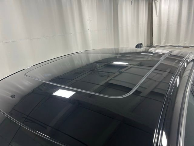 Used 2025 Volvo S90 T8 Plus image 4