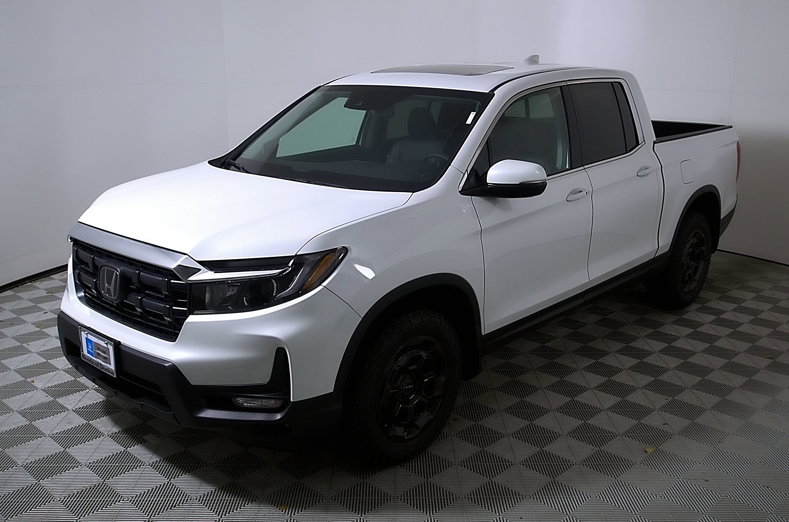 Used 2025 Honda Ridgeline RTL+ image 3