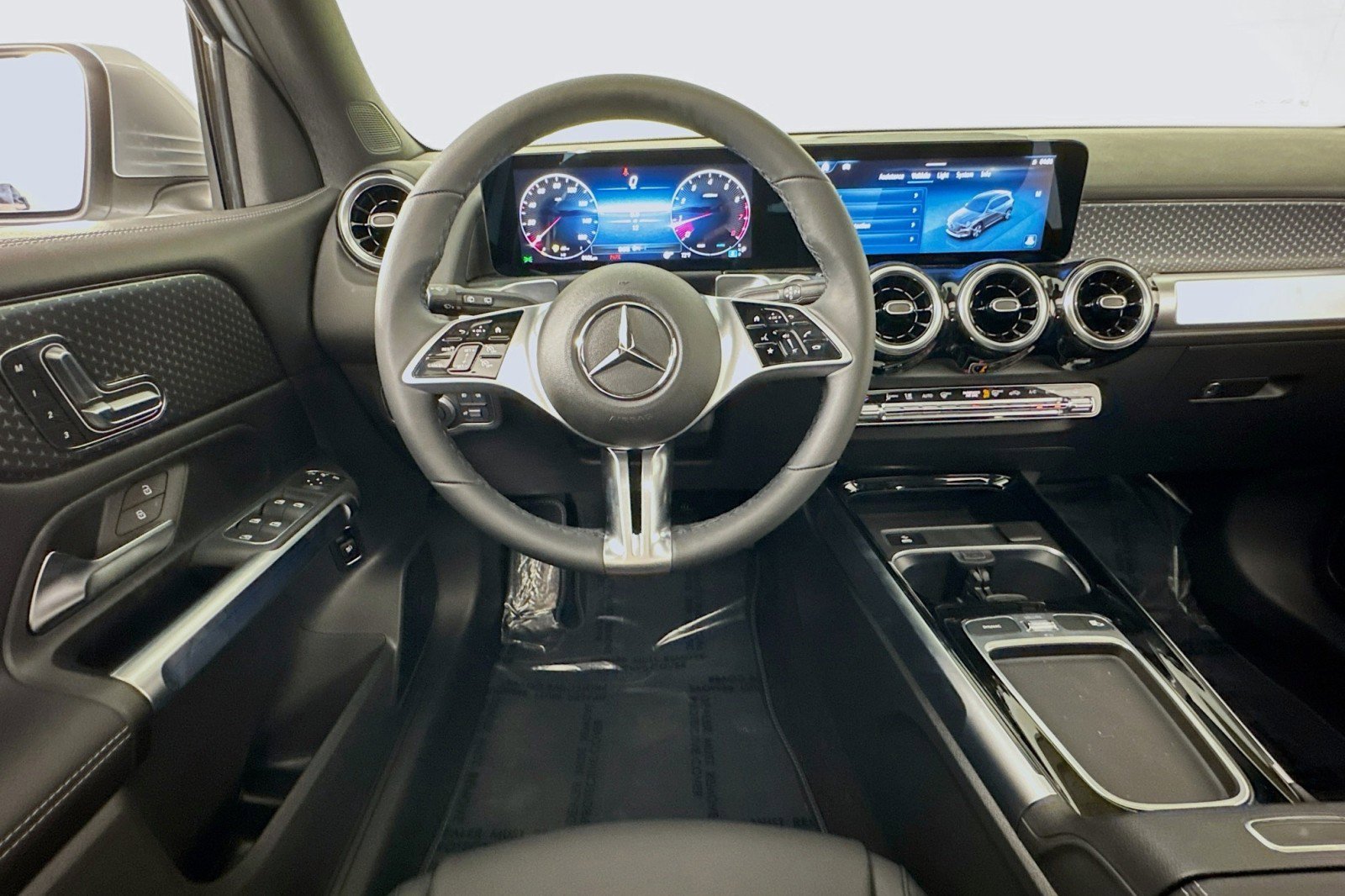 New 2026 Mercedes-Benz GLB 250 image 4