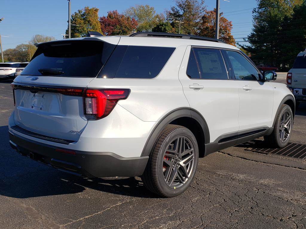 New 2026 Ford Explorer ST-Line image 8