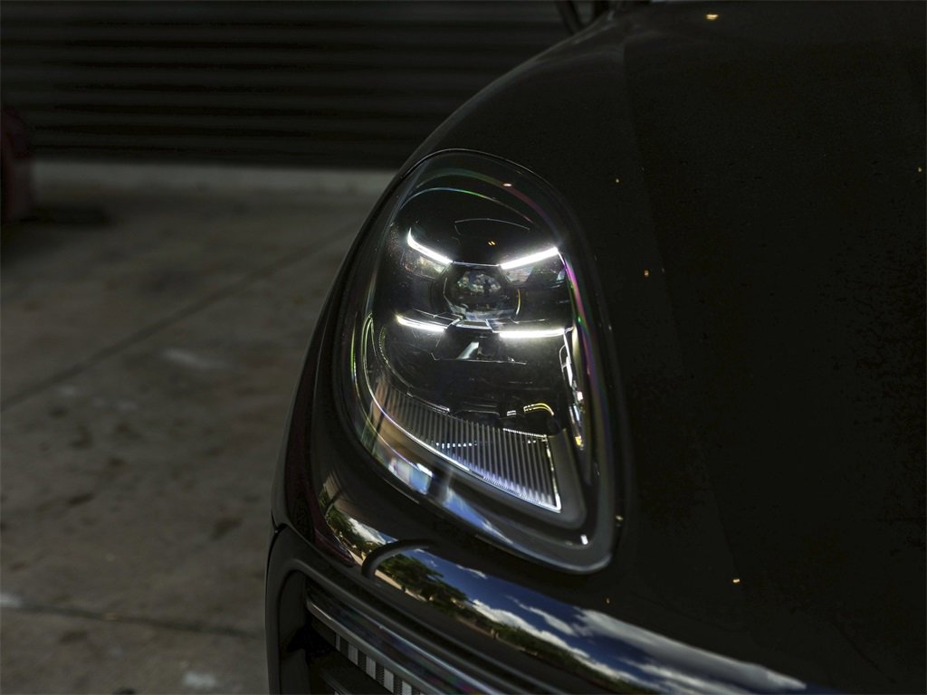 New 2026 Porsche Macan S image 10