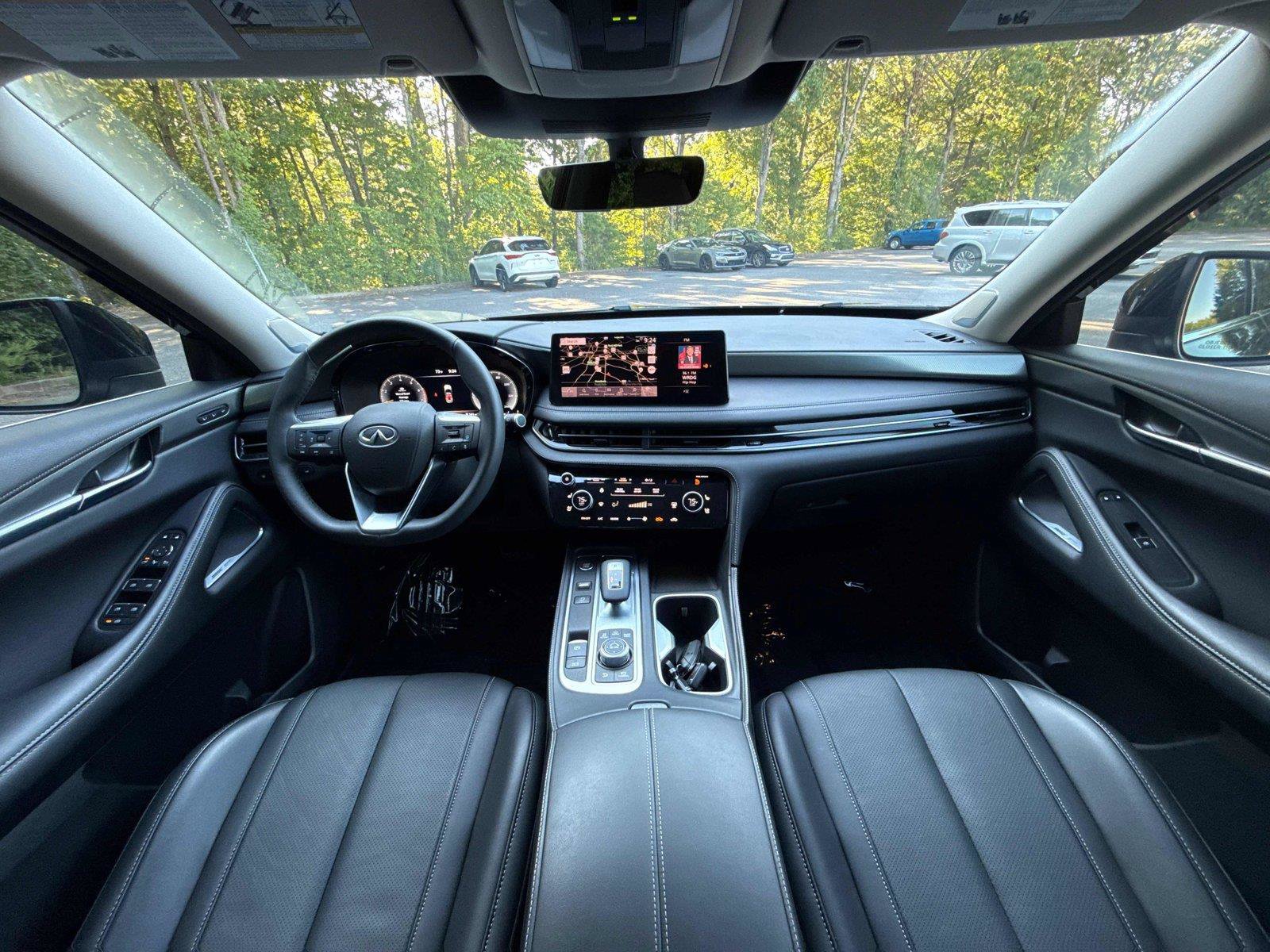 Used 2025 INFINITI QX60 Luxe w/ Cargo Package FWD image 13