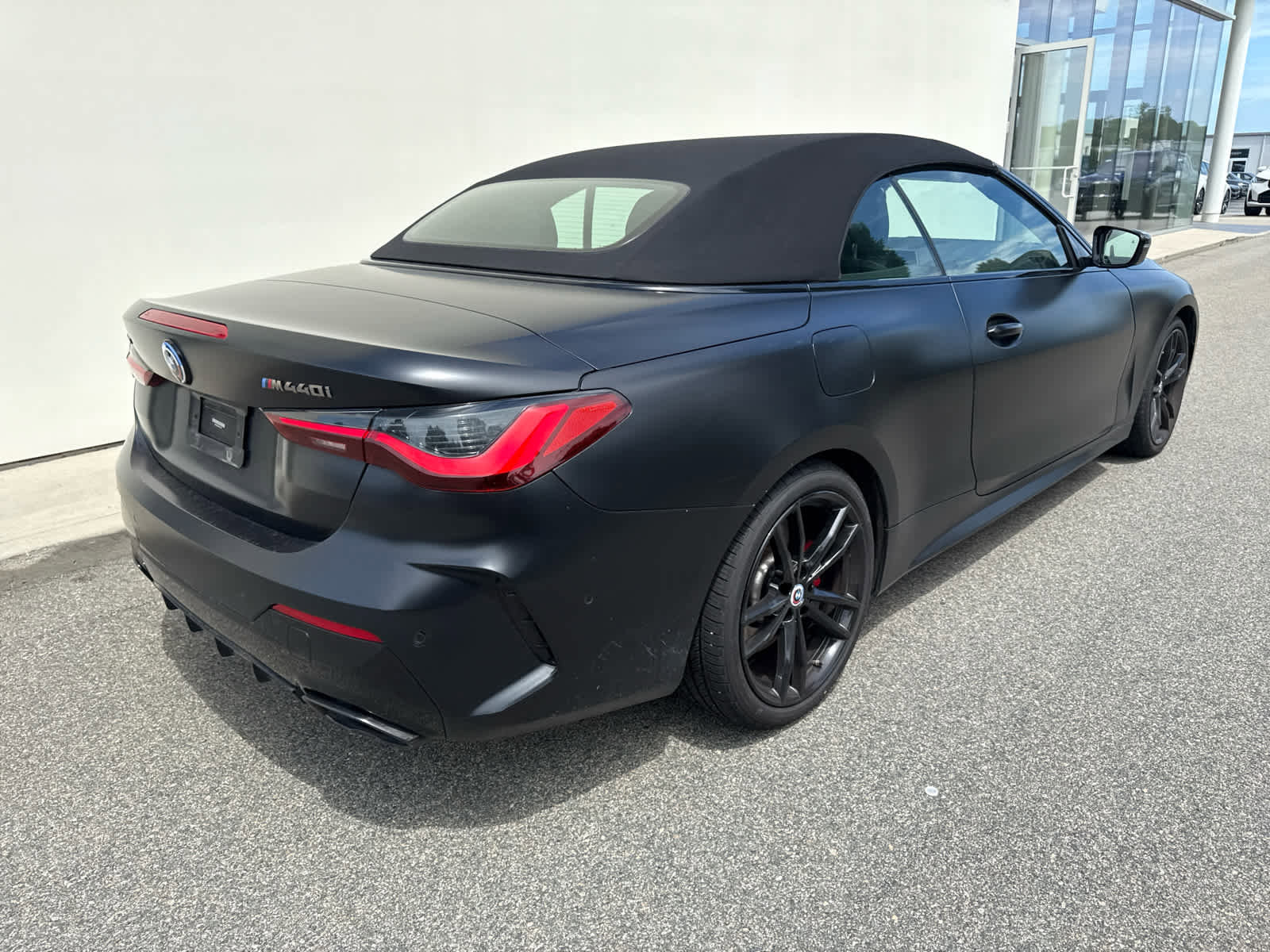 Certified 2023 BMW 440i xDrive Convertible w/ Premium Package image 4