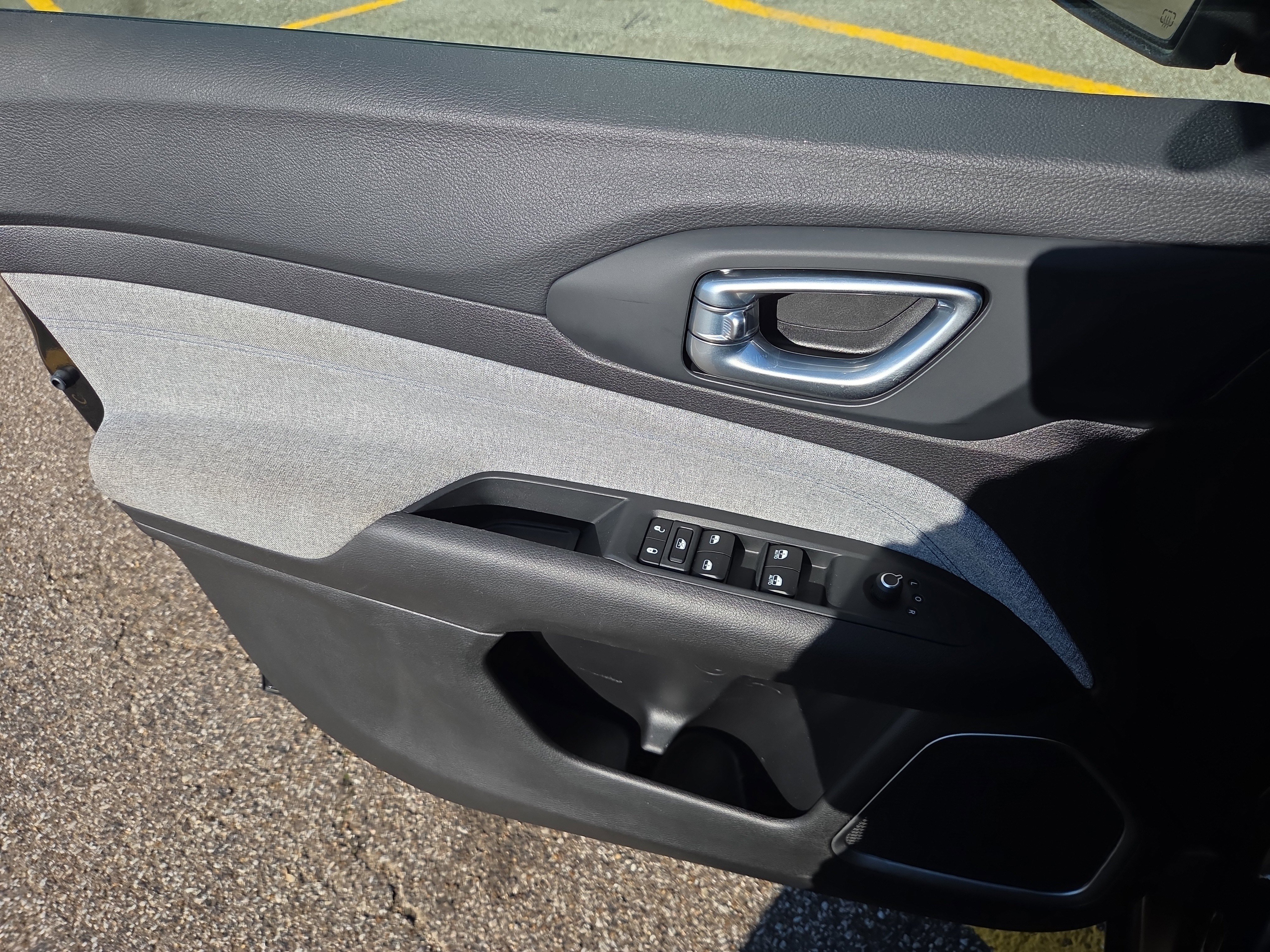 Used 2025 Jeep Compass Latitude image 6