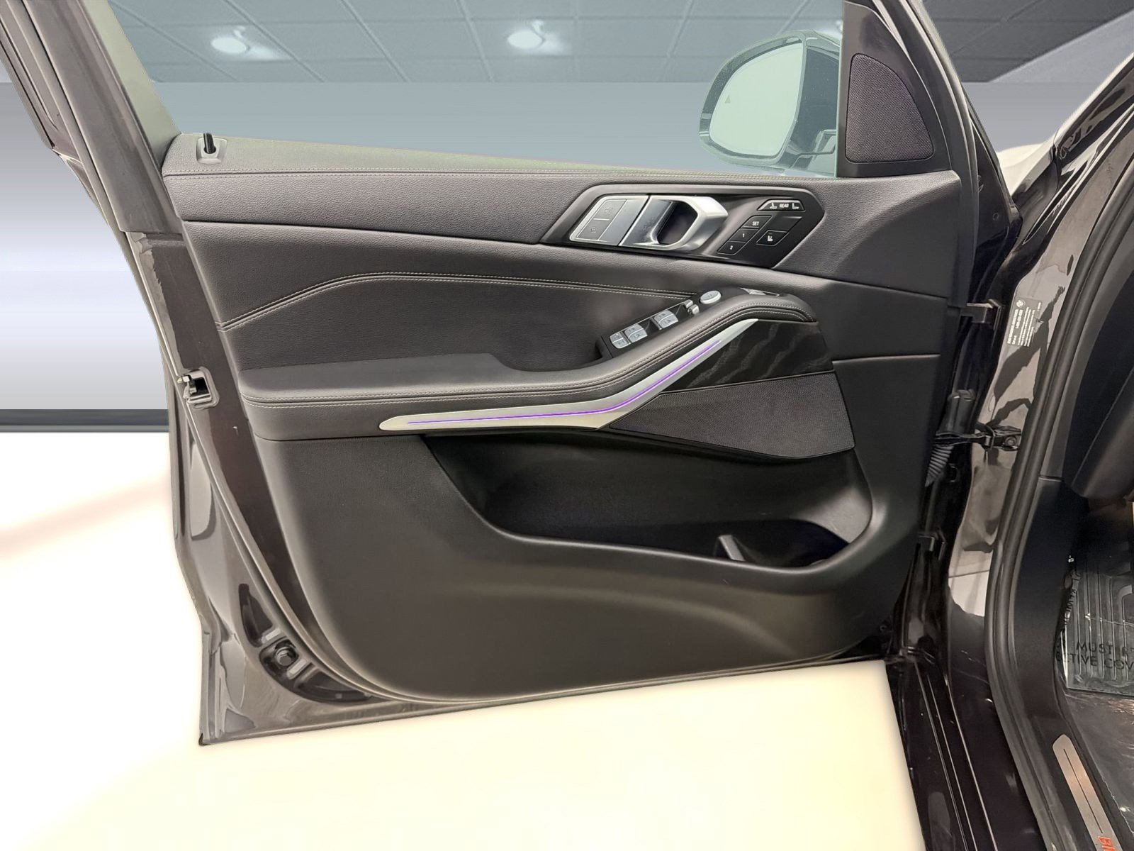 Used 2022 BMW X7 xDrive40i w/ Premium Package AWD/4WD image 12