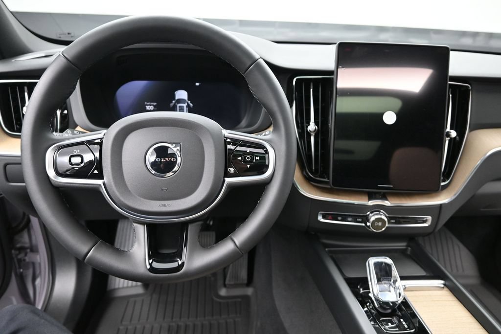 New 2026 Volvo XC60 B5 Plus w/ Climate Package PRO AWD/4WD image 12