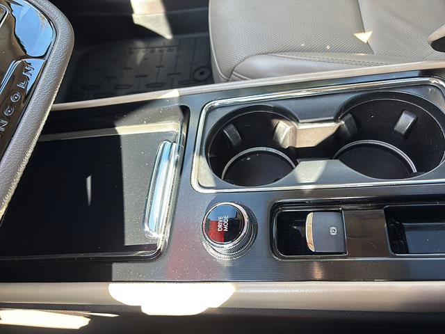 Used 2022 Lincoln Corsair AWD w/ Premium Package image 25