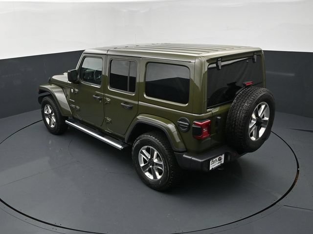 Used 2022 Jeep Wrangler Unlimited Sahara w/ LED Lighting Group AWD/4WD image 16