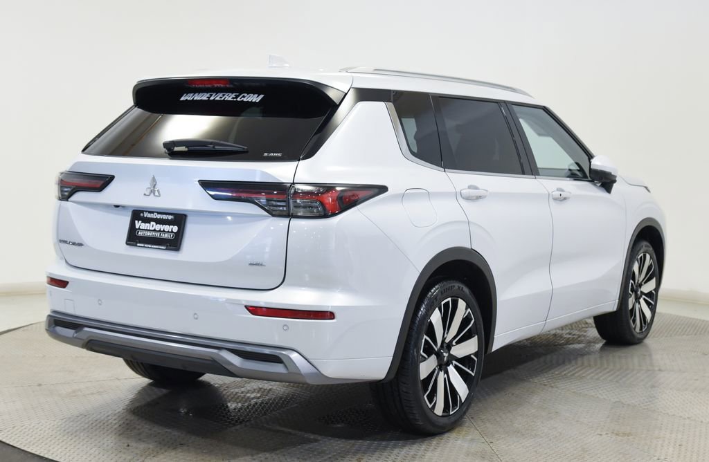 Used 2025 Mitsubishi Outlander SEL AWD/4WD image 14