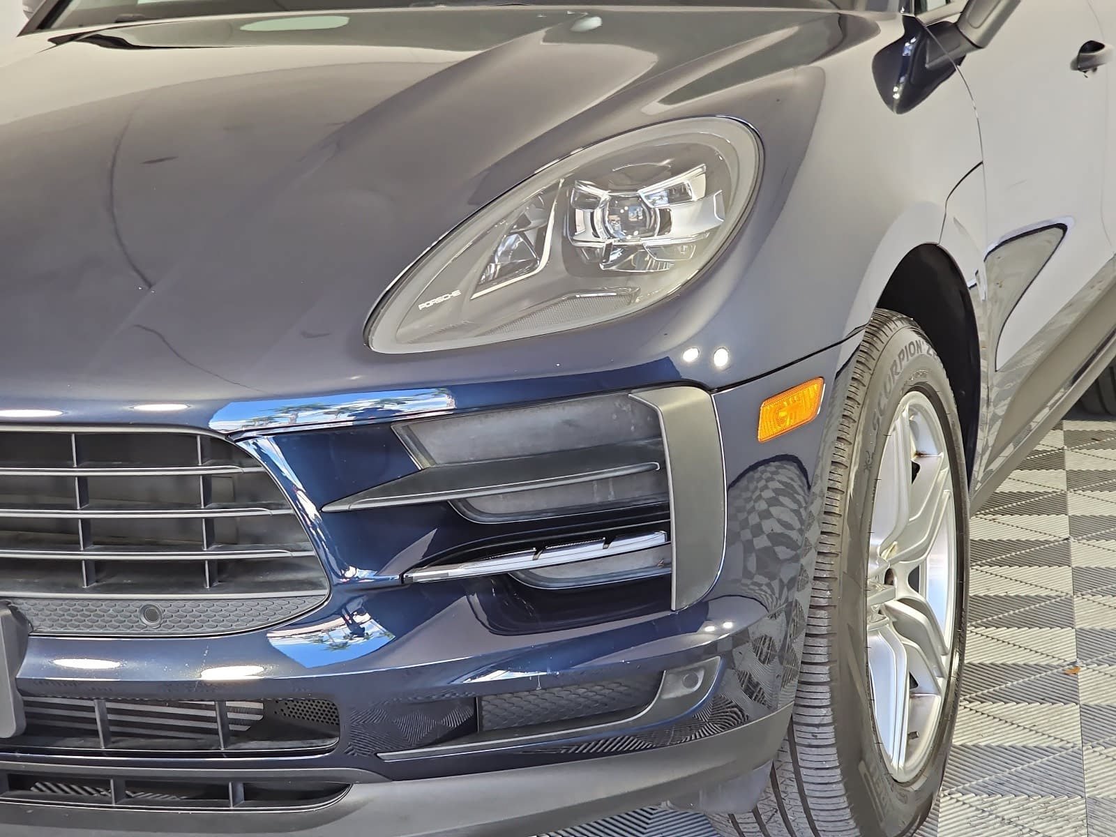 Used 2020 Porsche Macan AWD/4WD image 31