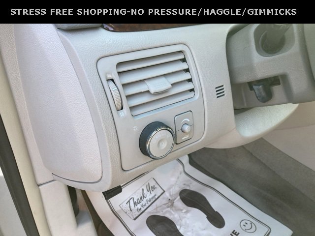 Used 2011 Buick Lucerne CXL image 17