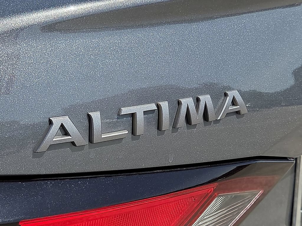 Used 2025 Nissan Altima 2.5 SV FWD image 10