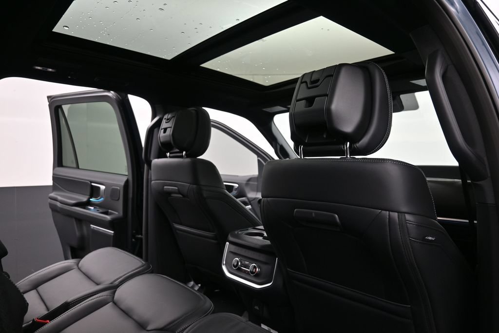 New 2027 Ford Expedition Platinum w/ Stealth Appearance Package RWD image 14