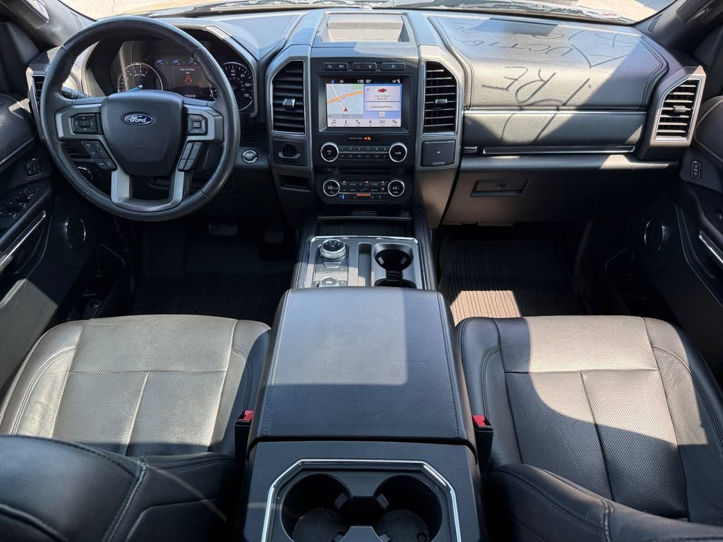 Used 2018 Ford Expedition XLT w/ Equipment Group 202A AWD/4WD image 13