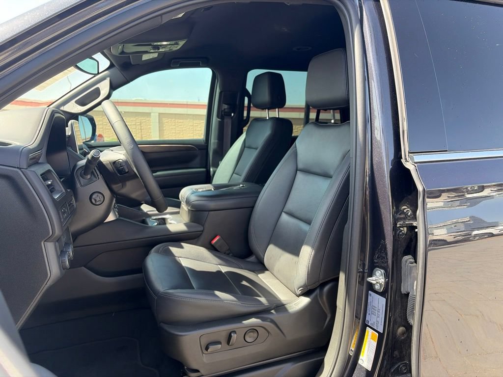 Used 2023 Chevrolet Tahoe LT w/ Luxury Package RWD image 16