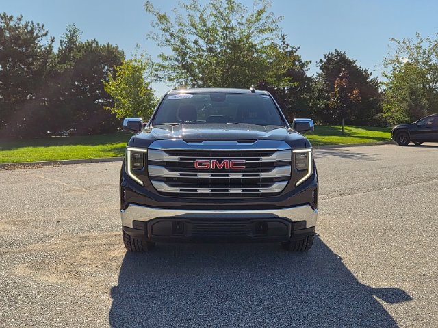 Used 2023 GMC Sierra 1500 SLE AWD/4WD image 2