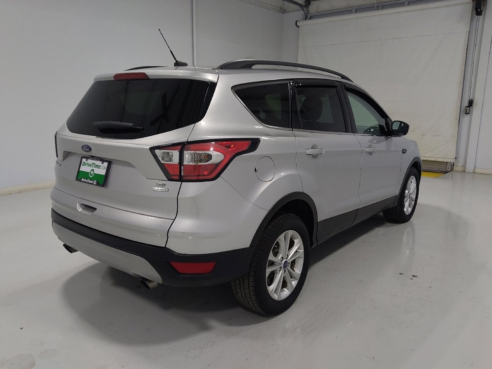 Used 2018 Ford Escape SE image 9