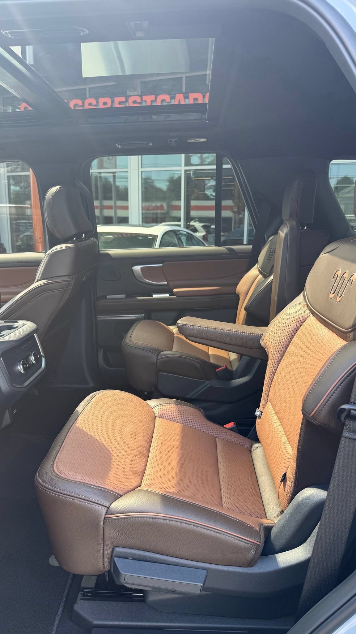 Used 2025 Ford Expedition King Ranch AWD/4WD image 41