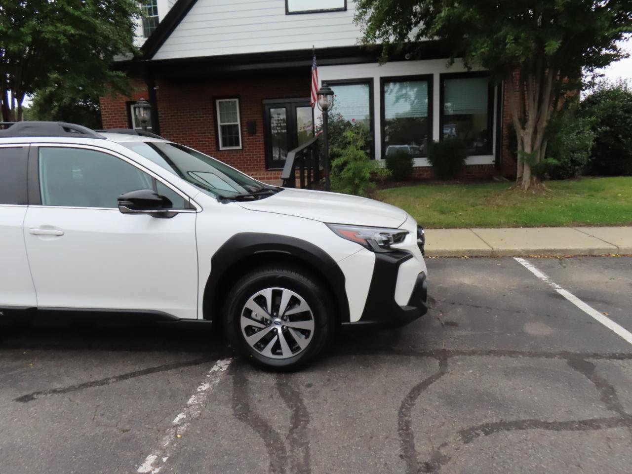 Used 2024 Subaru Outback Premium AWD/4WD image 10