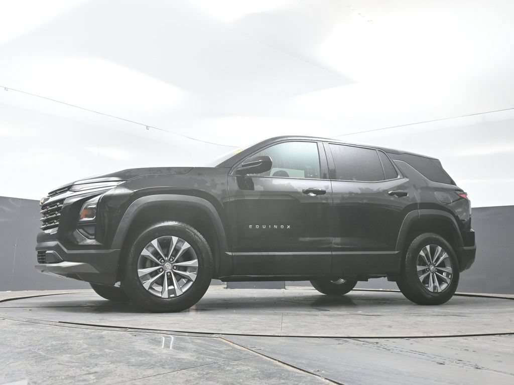 Used 2025 Chevrolet Equinox LT FWD image 26