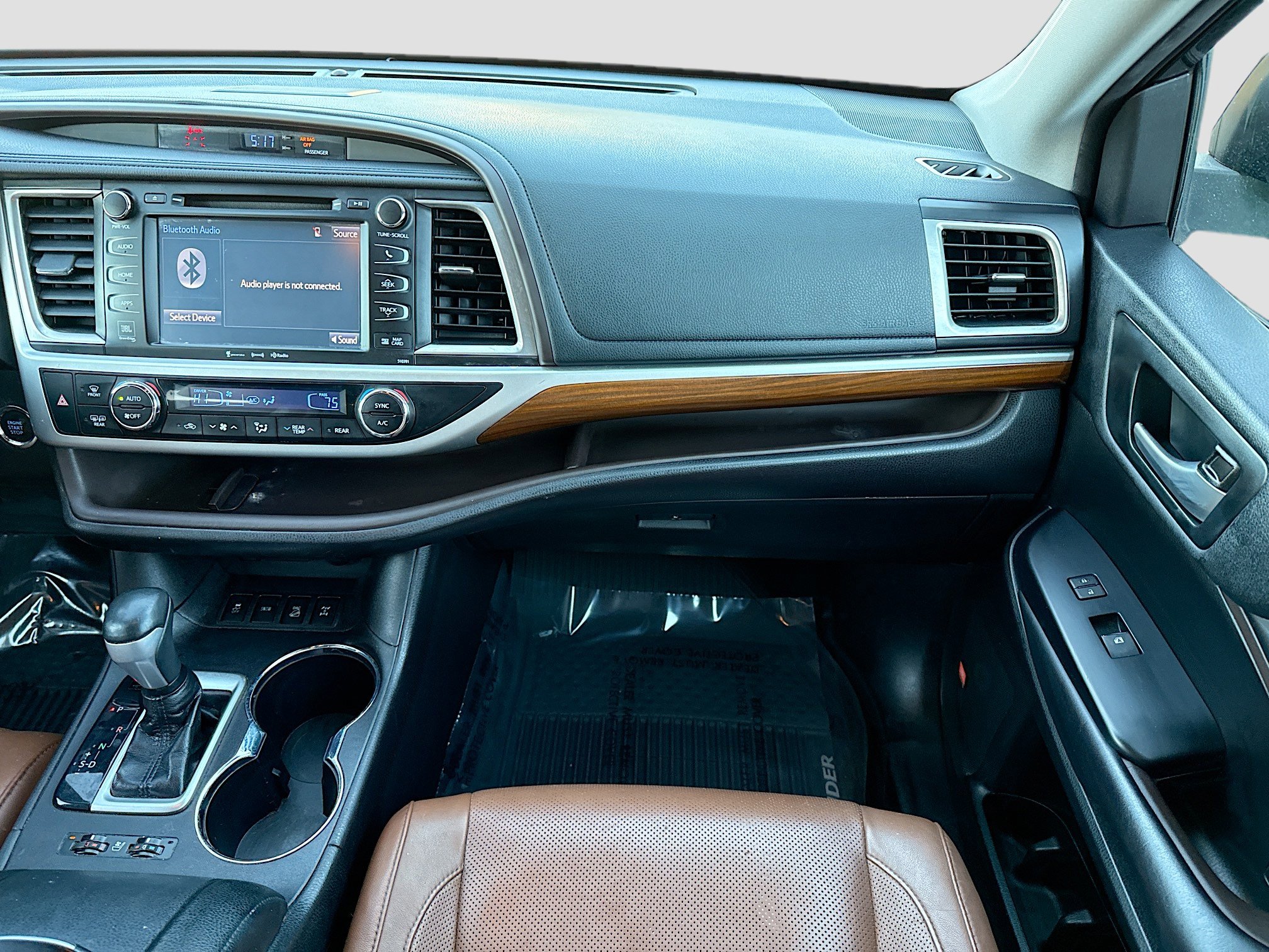 Used 2019 Toyota Highlander Limited image 19