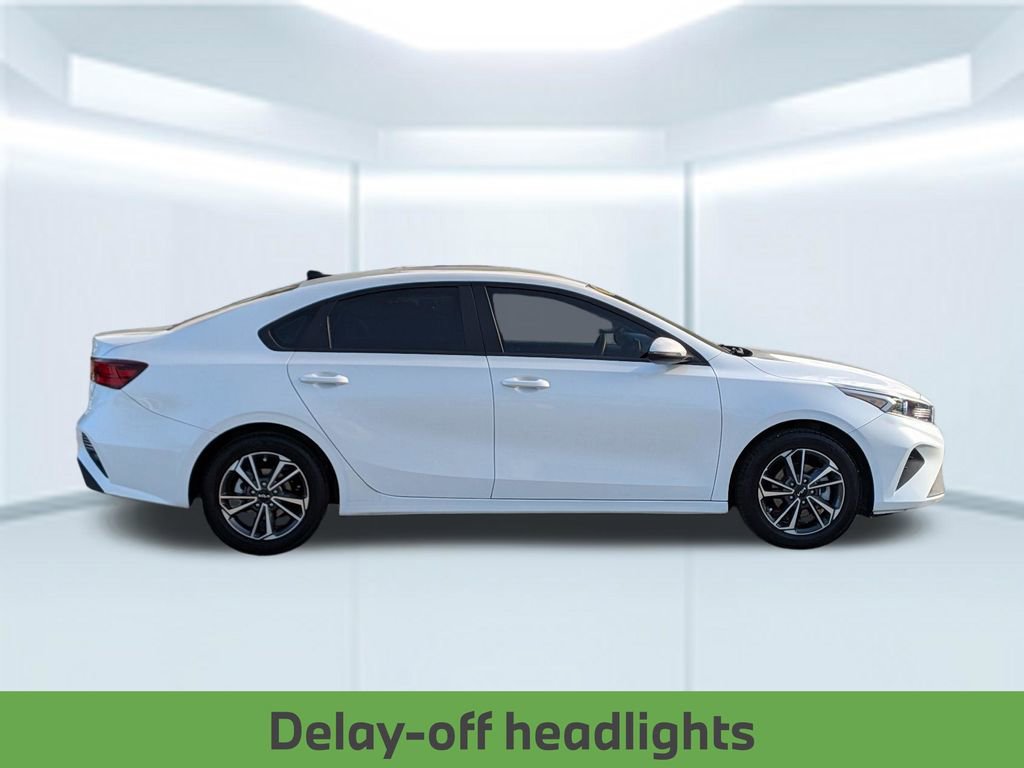 Used 2023 Kia Forte LXS w/ LXS Technology Package FWD image 9