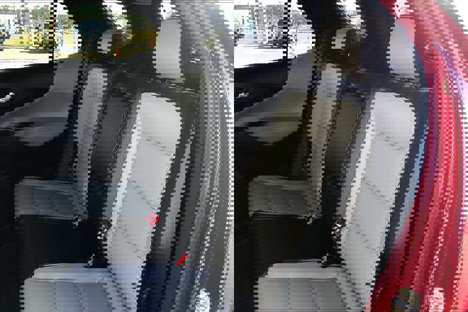 Used 2018 Chevrolet Equinox Premier image 20