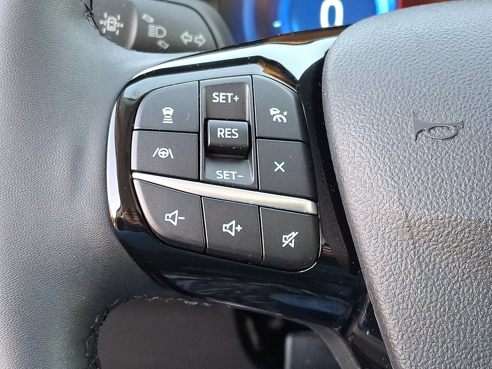 Certified 2022 Ford Escape Titanium image 24