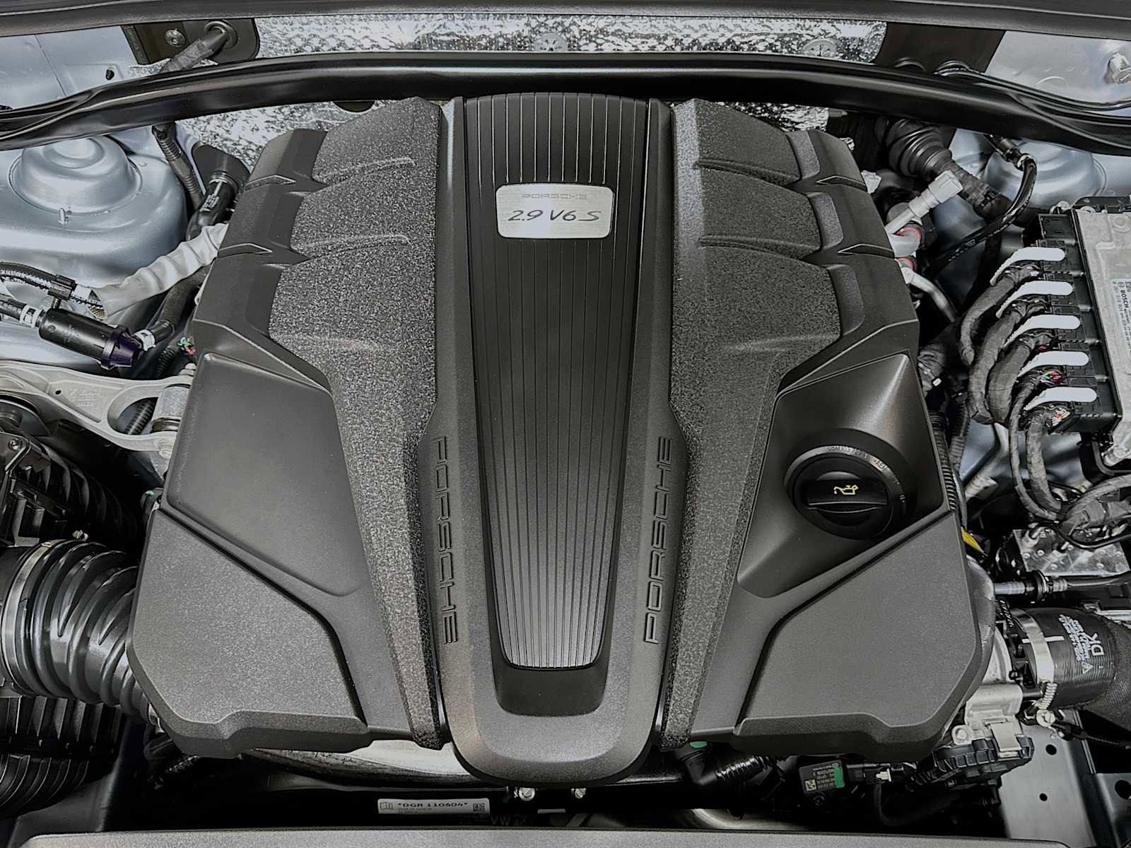 Certified 2025 Porsche Macan S image 32