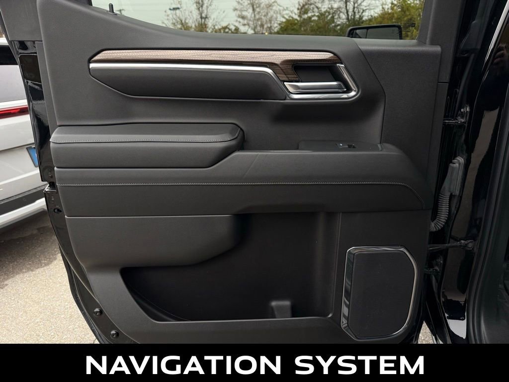 Used 2024 Chevrolet Silverado 1500 LT Trail Boss w/ Convenience Package II image 9