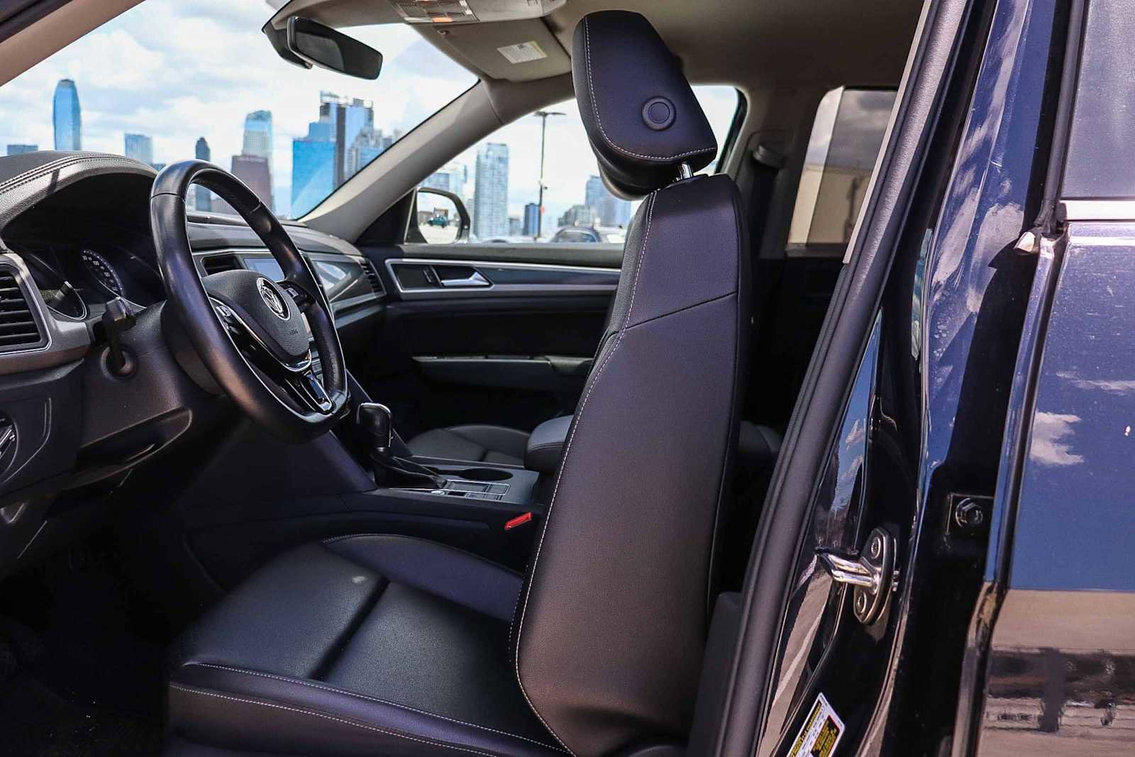 Used 2019 Volkswagen Atlas SE w/ Towing Package FWD image 16