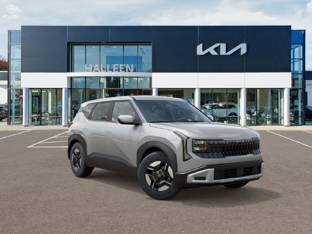 New 2027 Kia Seltos LX FWD image 8